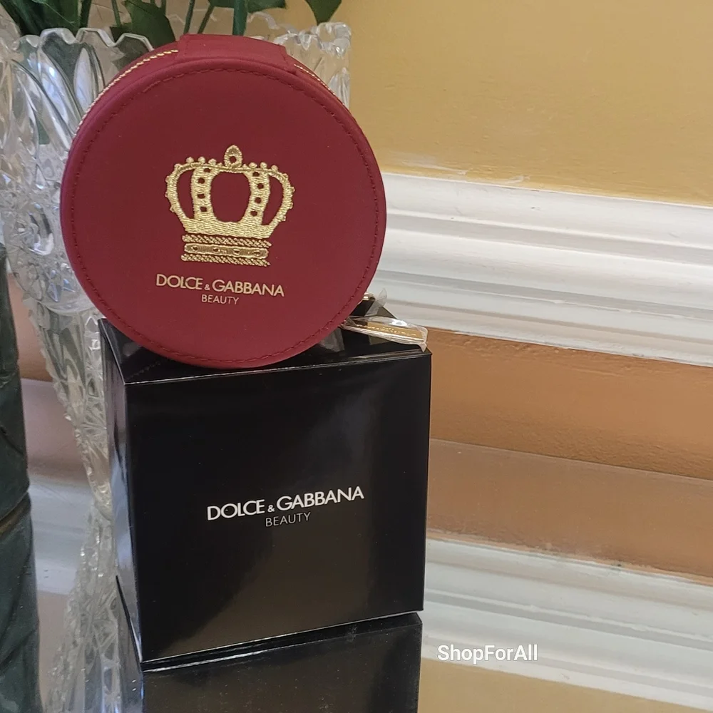 Dolce & Gabbana Beauty Round Jewelry Case in Deep Pink with Gold Crest